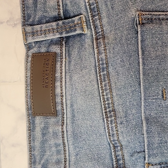 Kenneth Cole Reaction Jeans Women's Size 6 Distressed Denim - Picture 6 of 7